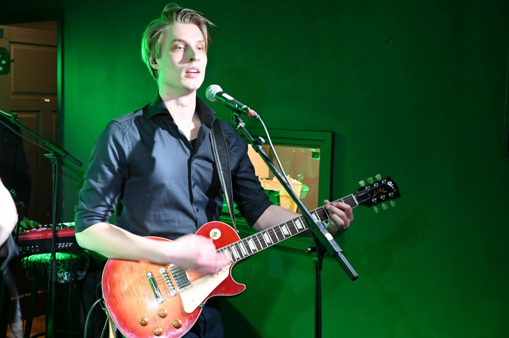 ../Images/10 jaar Ro's Barbershop 104.jpg